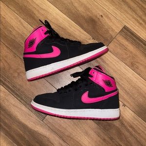 Air Jordan 1 Retro High ‘Vivid Pink’